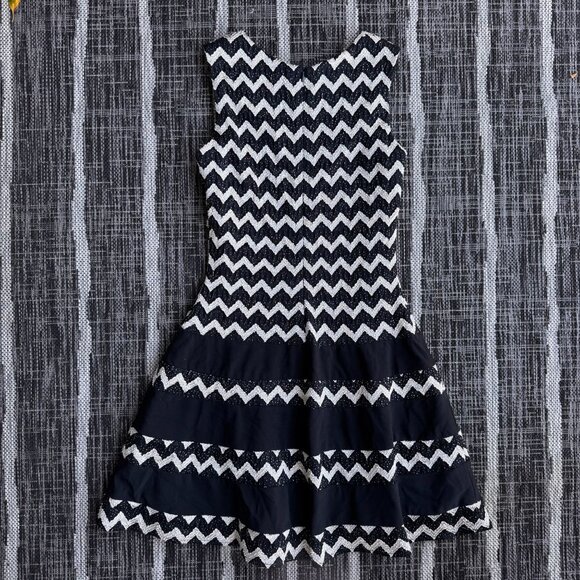 Betsy Adam Cocktail Dress Womens 10 Chevron Sequin Drop Waist‎ Fit Flare Whimsy - Picture 8 of 8